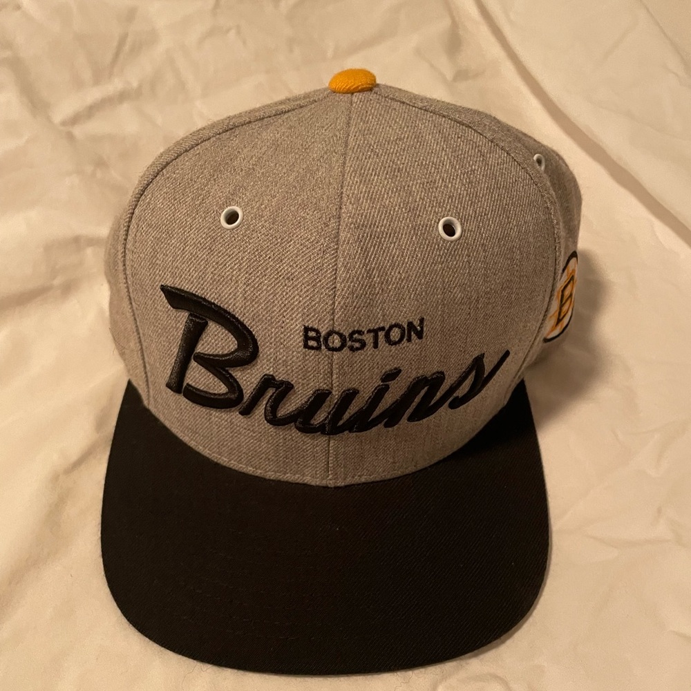 Boston Bruins Mitchell & Ness Snapback Hat Like New